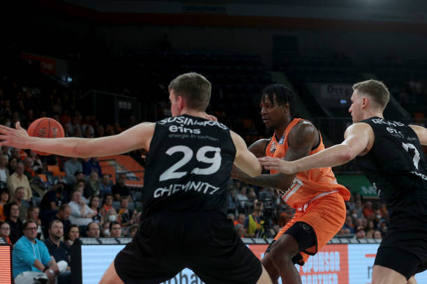 进入社交媒 进入社交媒